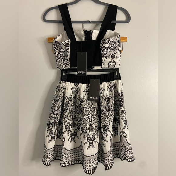 NWT Nasty Gal Eyelet Skirt and Crop Top Set Size L - Picture 2 of 4